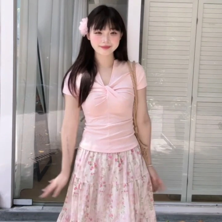 大码法式甜辣粉色一字肩夏款v领短袖t恤女夏季设计感正肩百搭上衣