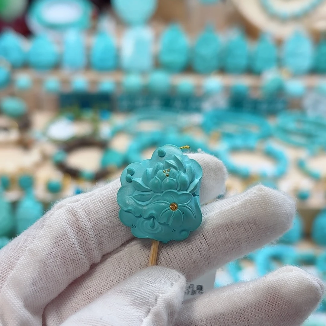 绿松石未镶嵌珠宝奇石