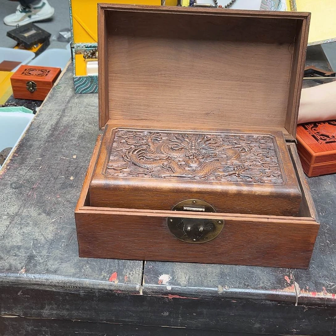 大叶紫檀（黑酸枝木类）