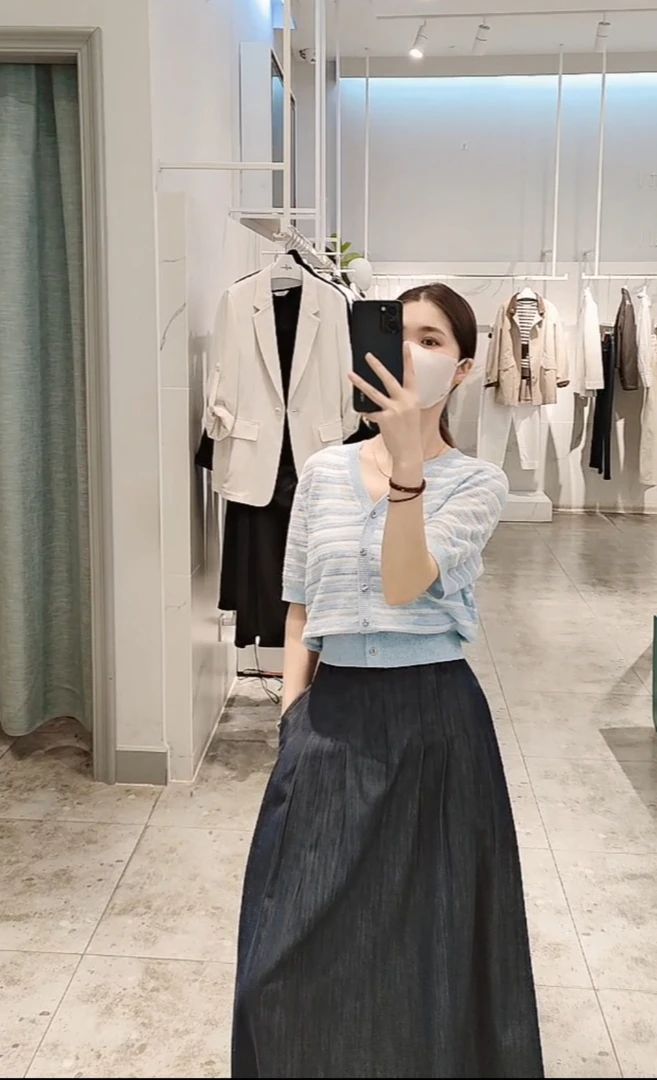 2025夏季V领针织衫