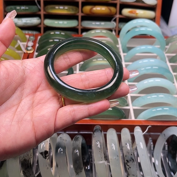 岫玉未镶嵌手镯岫玉