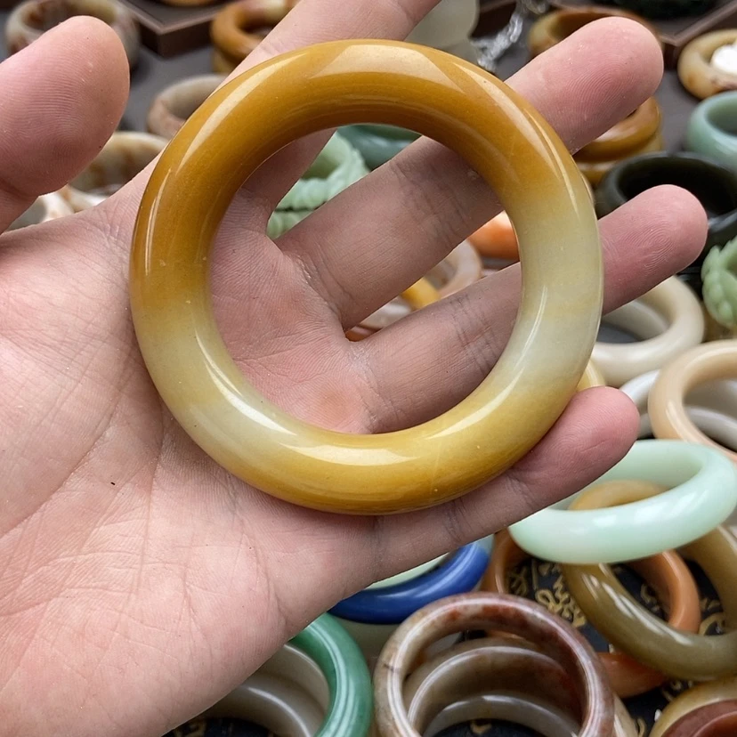 【闪购商品】石英质玉手镯未镶嵌