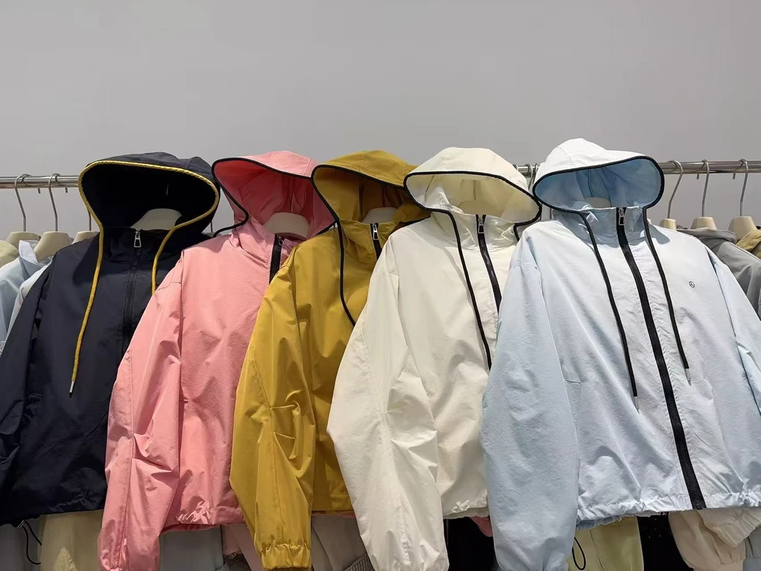 春季休闲薄款带帽外套