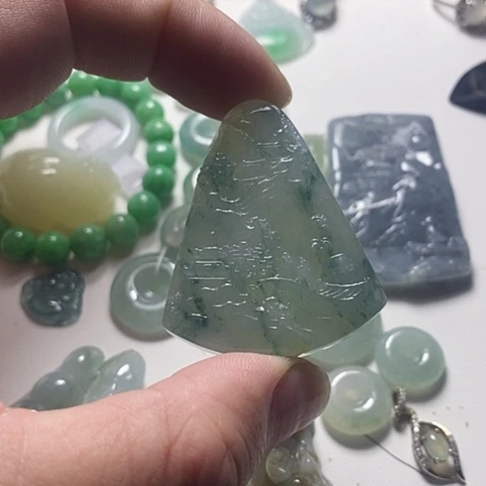 吊坠(不含链)未镶嵌翡翠