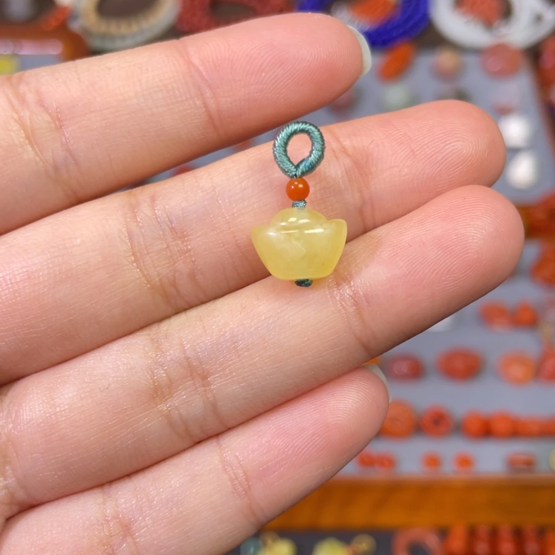 蜜蜡未镶嵌裸石小元宝