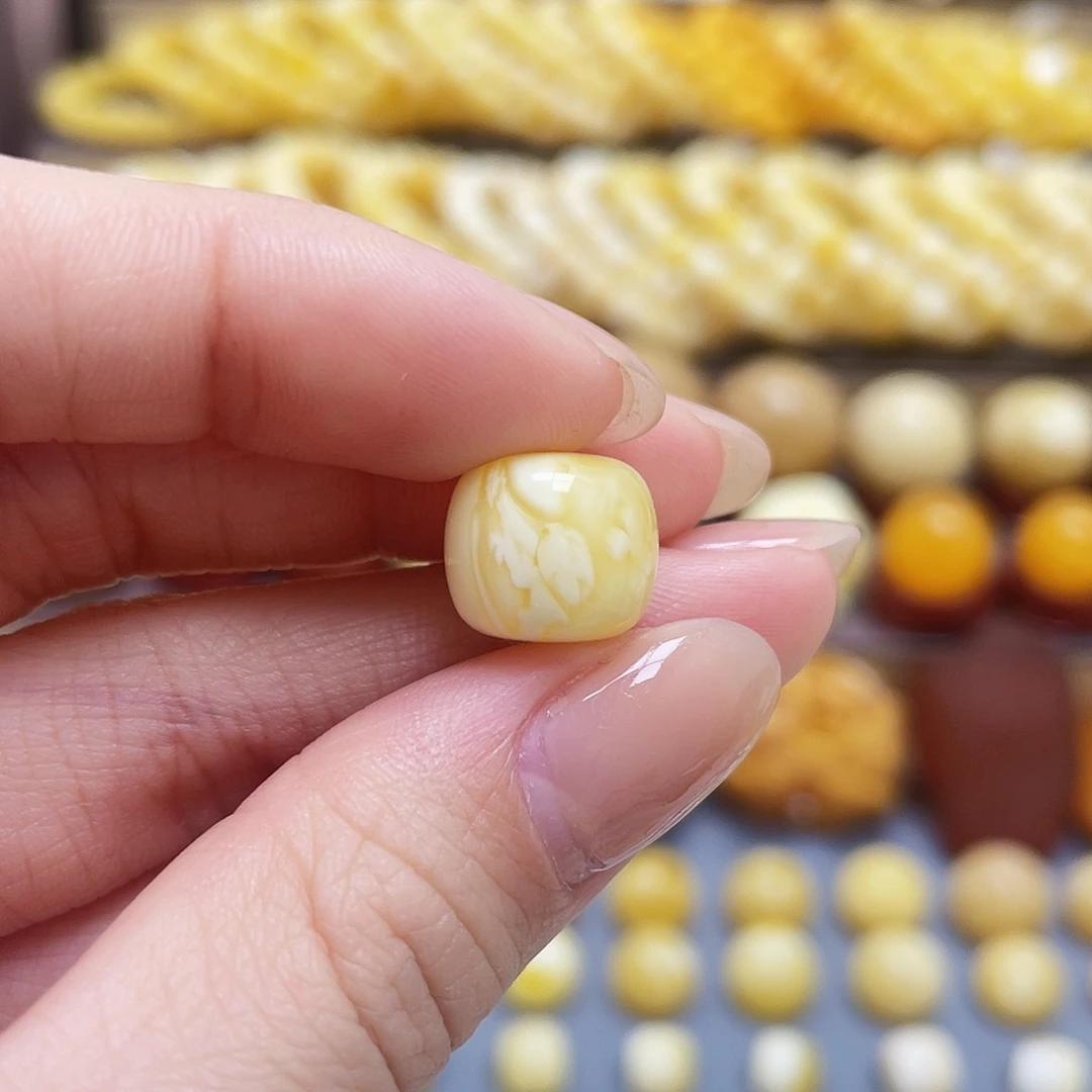 琥珀裸石未镶嵌蜜蜡老型12.2*10.7mm