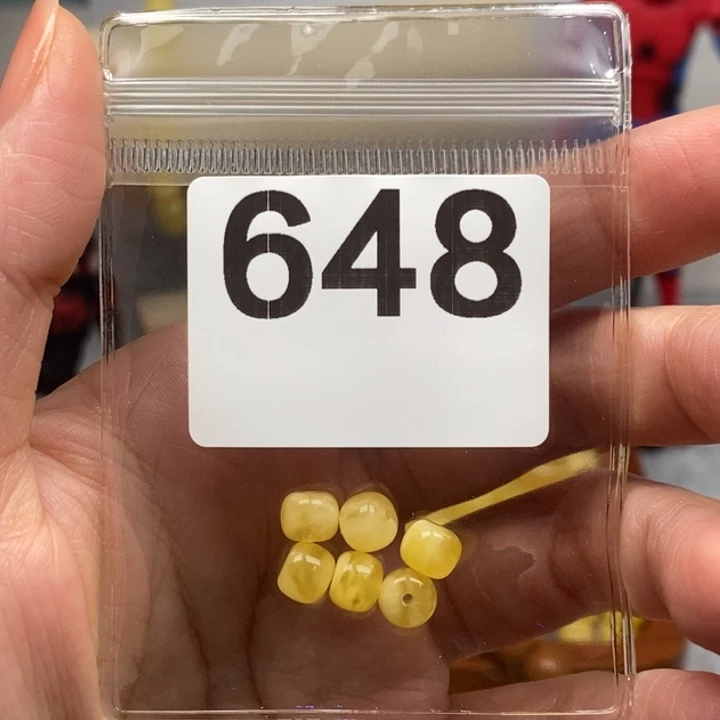 俏***娘蜜蜡未镶嵌珠宝奇石6.6*6