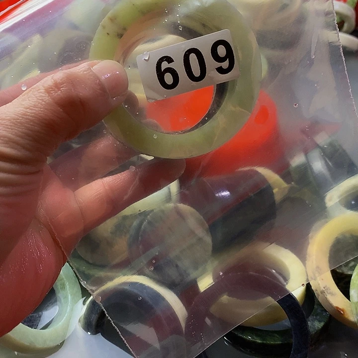 蛇纹石玉原未镶嵌