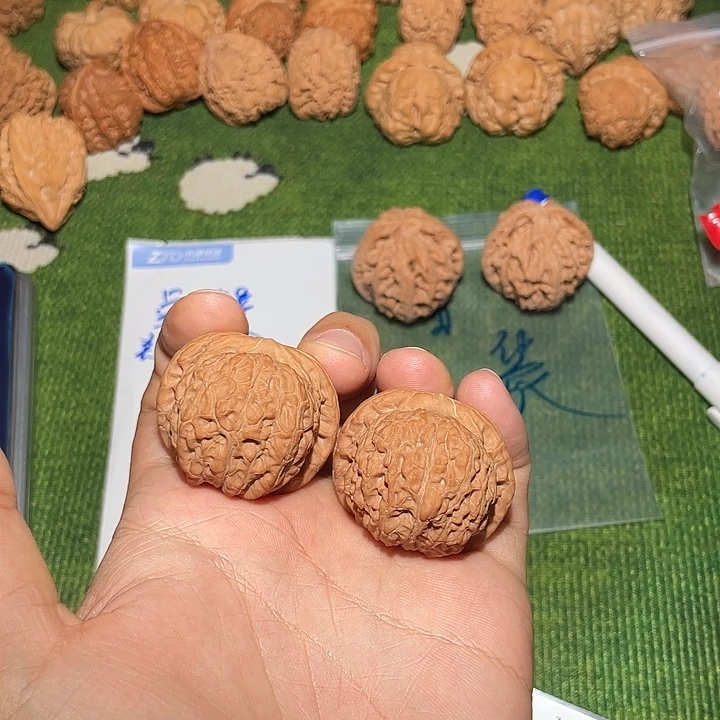 把件文玩核桃39中桩血麒麟无黄无修