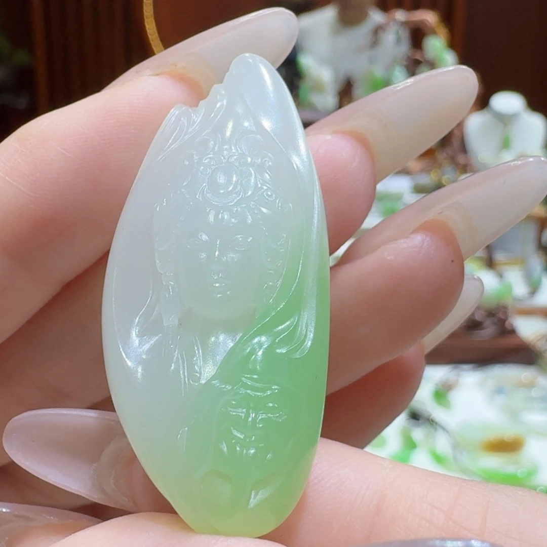 和田玉（翠青玉）未镶嵌挂件翠青扎基拉姆