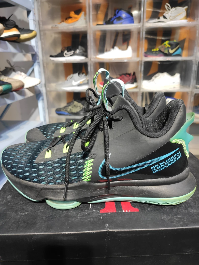 E42码Nike Witness 5 LebronEP 百搭舒适 中帮 实战篮球鞋