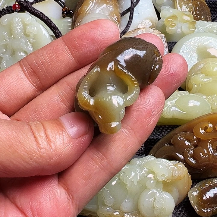 沉***淀和田玉未镶嵌吊坠(不含链)