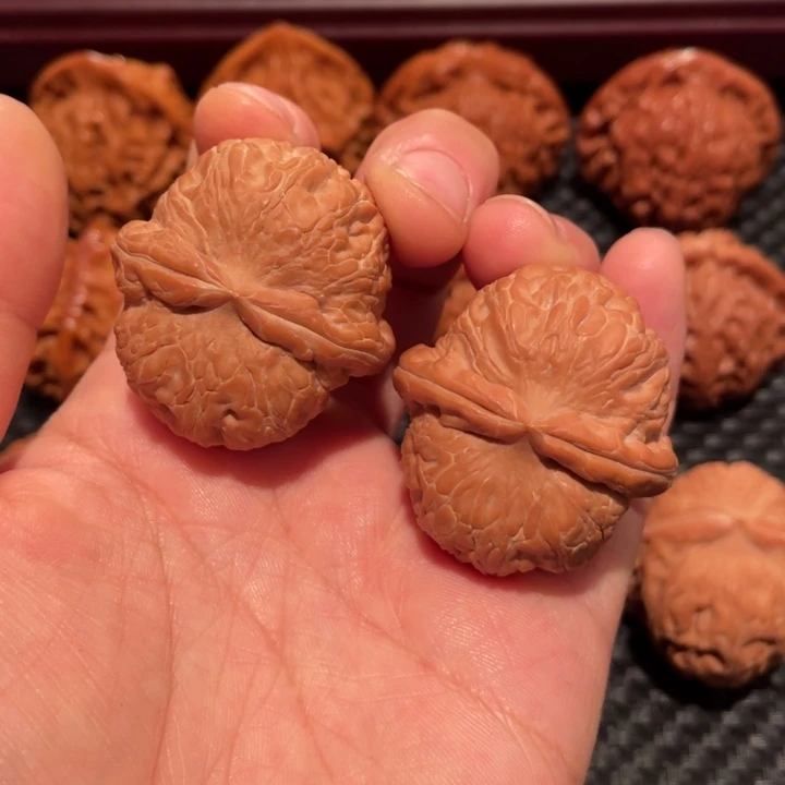 文玩核桃把件元宝