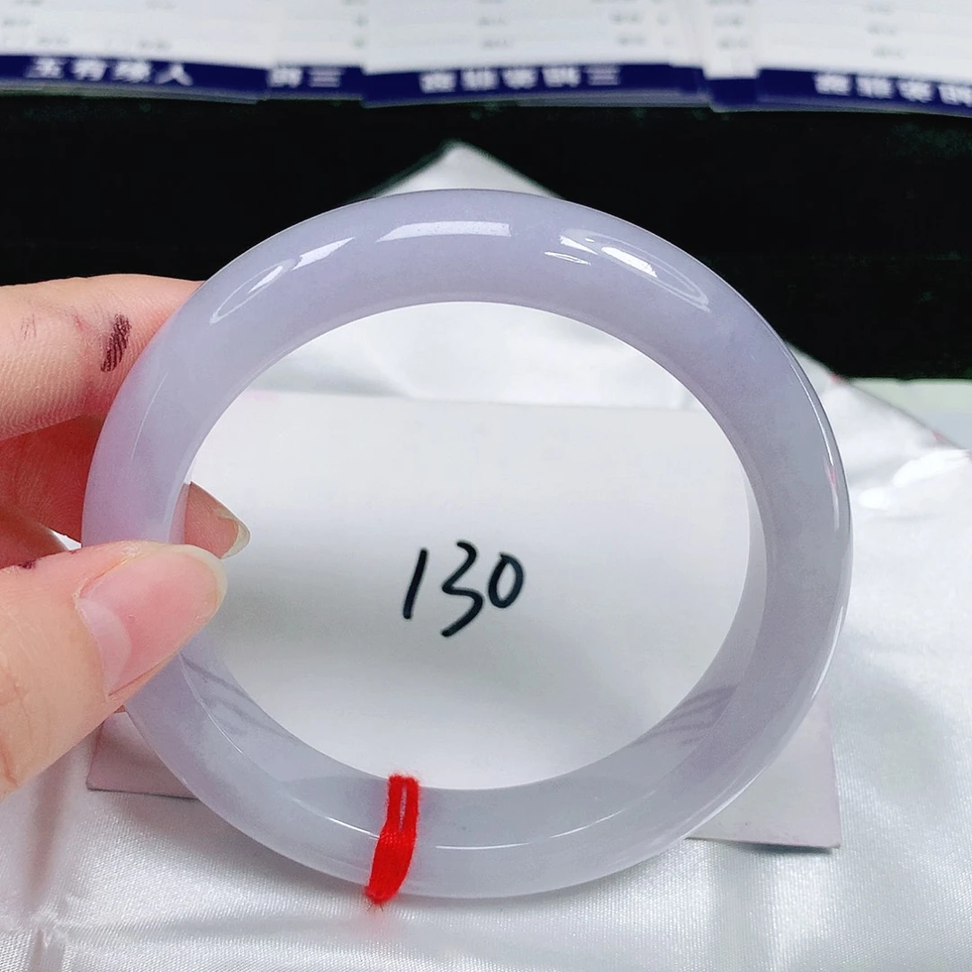 翡翠手镯未镶嵌翡翠手镯未镶嵌