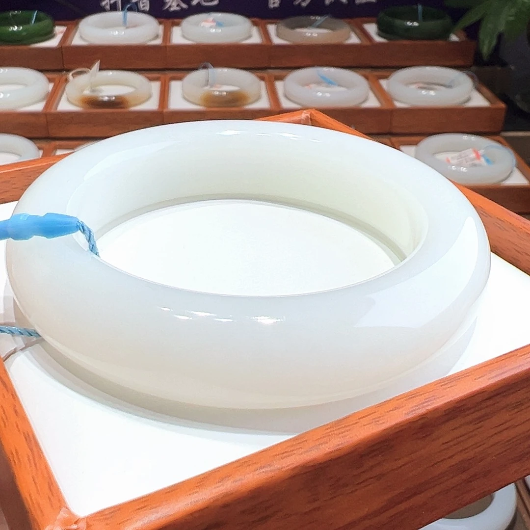 和田玉手镯5657未镶嵌