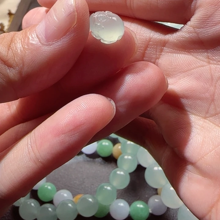 定制翡翠未镶嵌天然翡翠貔貅