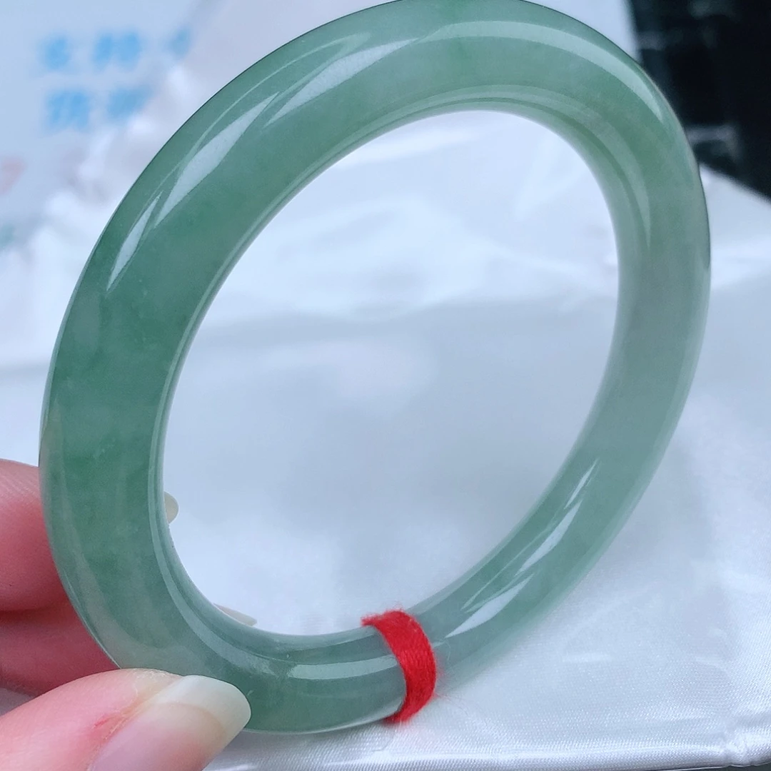 翡翠手镯（圆镯）未镶嵌天然