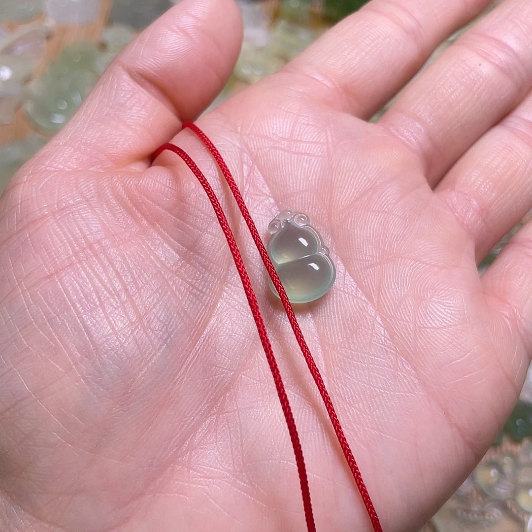 R***t蛇纹石玉未镶嵌吊坠