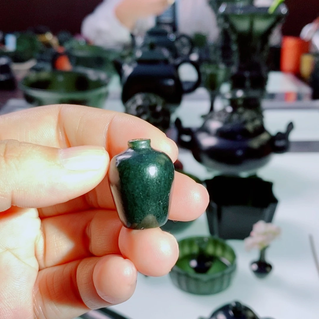 未镶嵌和田玉（青玉）摆件