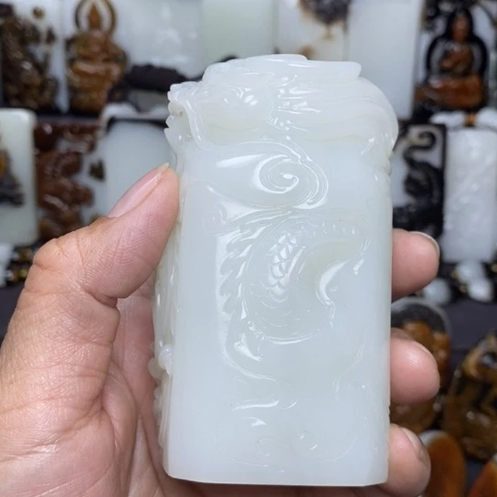 和田玉颈饰未镶嵌赵**腔