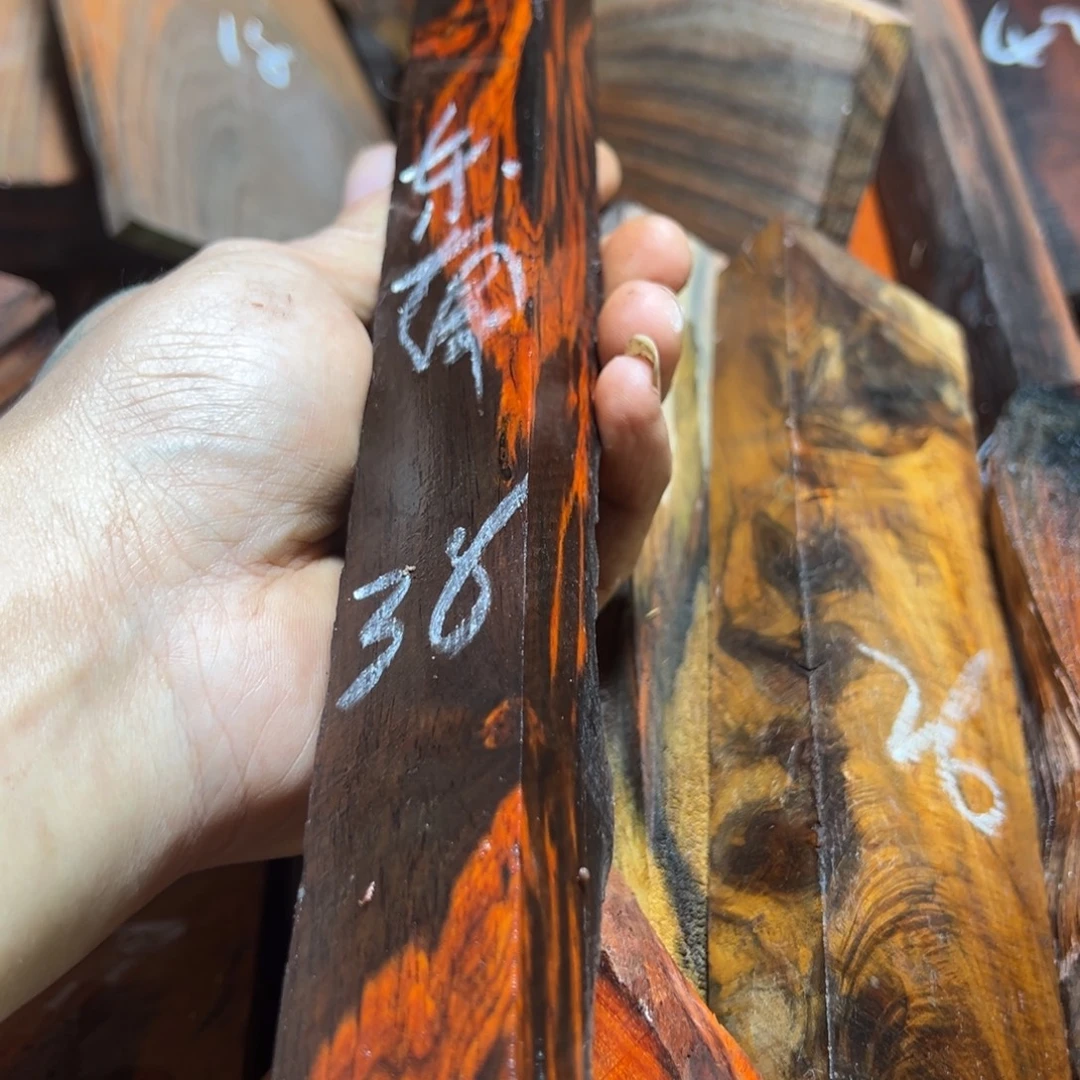 东***路交趾黄檀（大红酸枝）