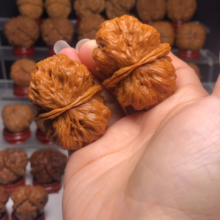 文玩核桃吊坠1磐石鬼脸