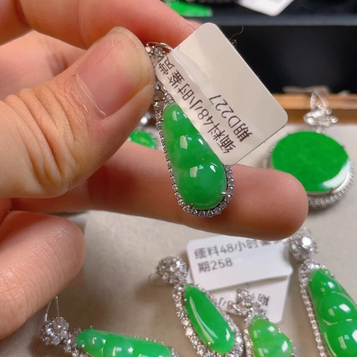 翡翠银S925镶嵌吊坠(不含链)翡翠