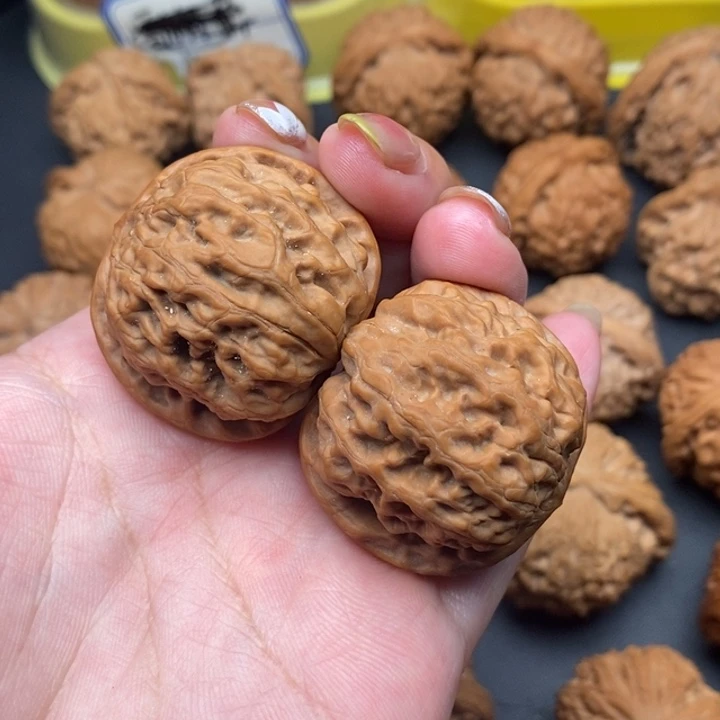文玩核桃吊坠雪狮36