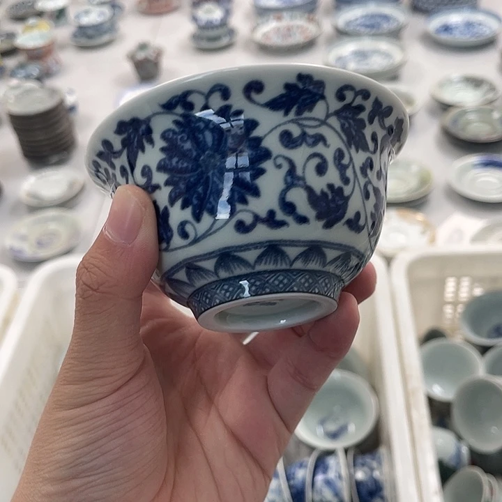 瓷片景德镇青花缠枝莲主人杯