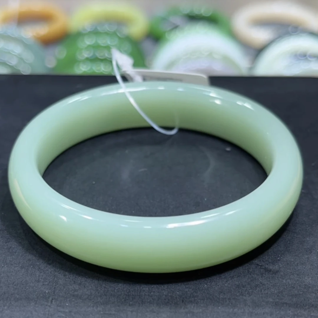 和田玉俄料碧玉鸭蛋青高冰起荧光粉青手镯52-53圈口