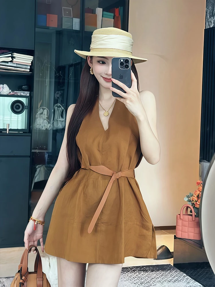 韩系亚麻棕小个子无袖露肩气质女装夏季系带收腰A字显瘦连衣裙