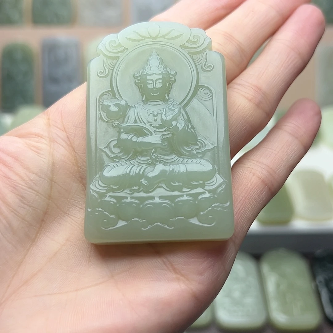 好***安和田玉未镶嵌颈饰