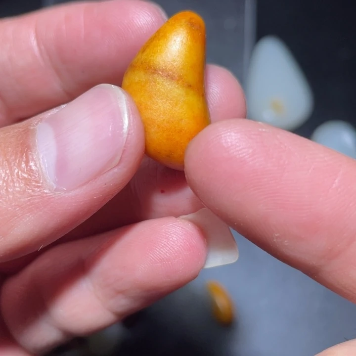 新疆和田玉籽料原石