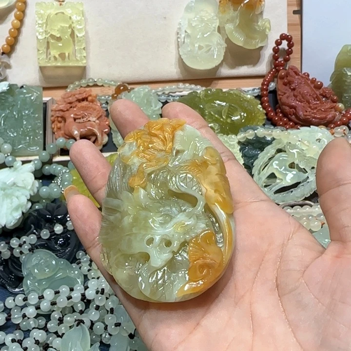 未镶嵌蛇纹石玉吊坠幸**美