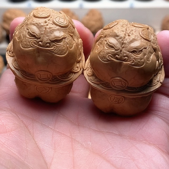 文玩核桃把件邻**孩…………………………