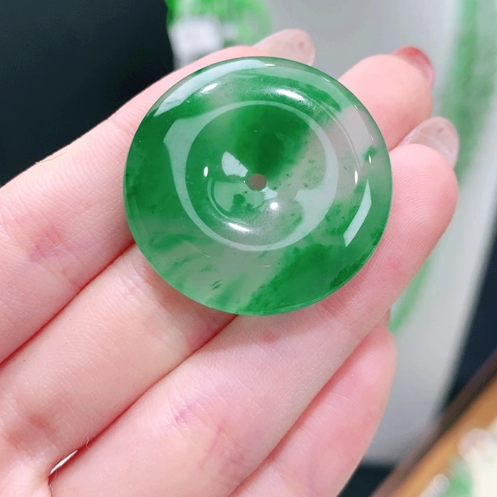 九***木石英质玉（非洲翠）未镶嵌颈饰