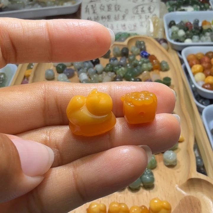 j***y和田玉未镶嵌珠宝半成品