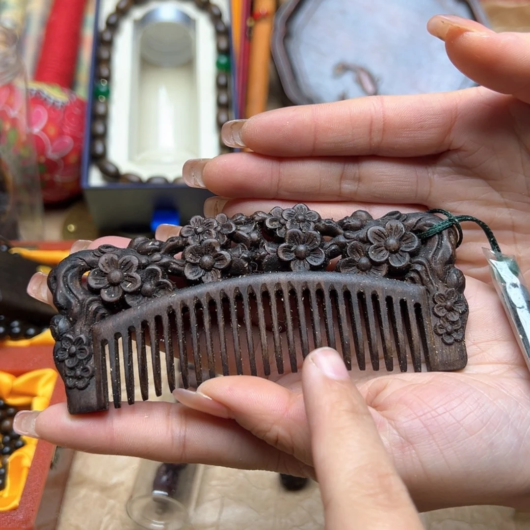 大叶紫檀（黑酸枝木类）