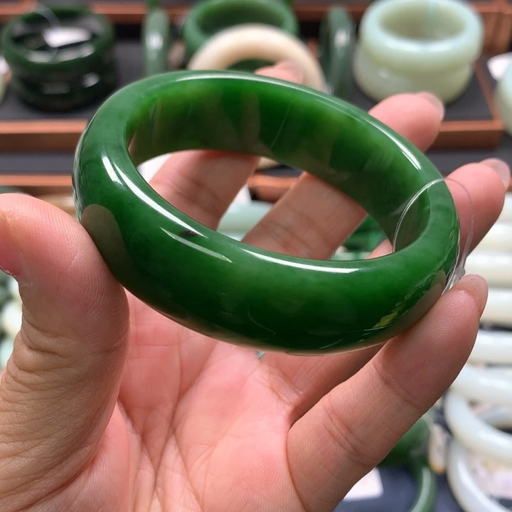 【闪购商品】未镶嵌手镯和田玉（碧玉）60