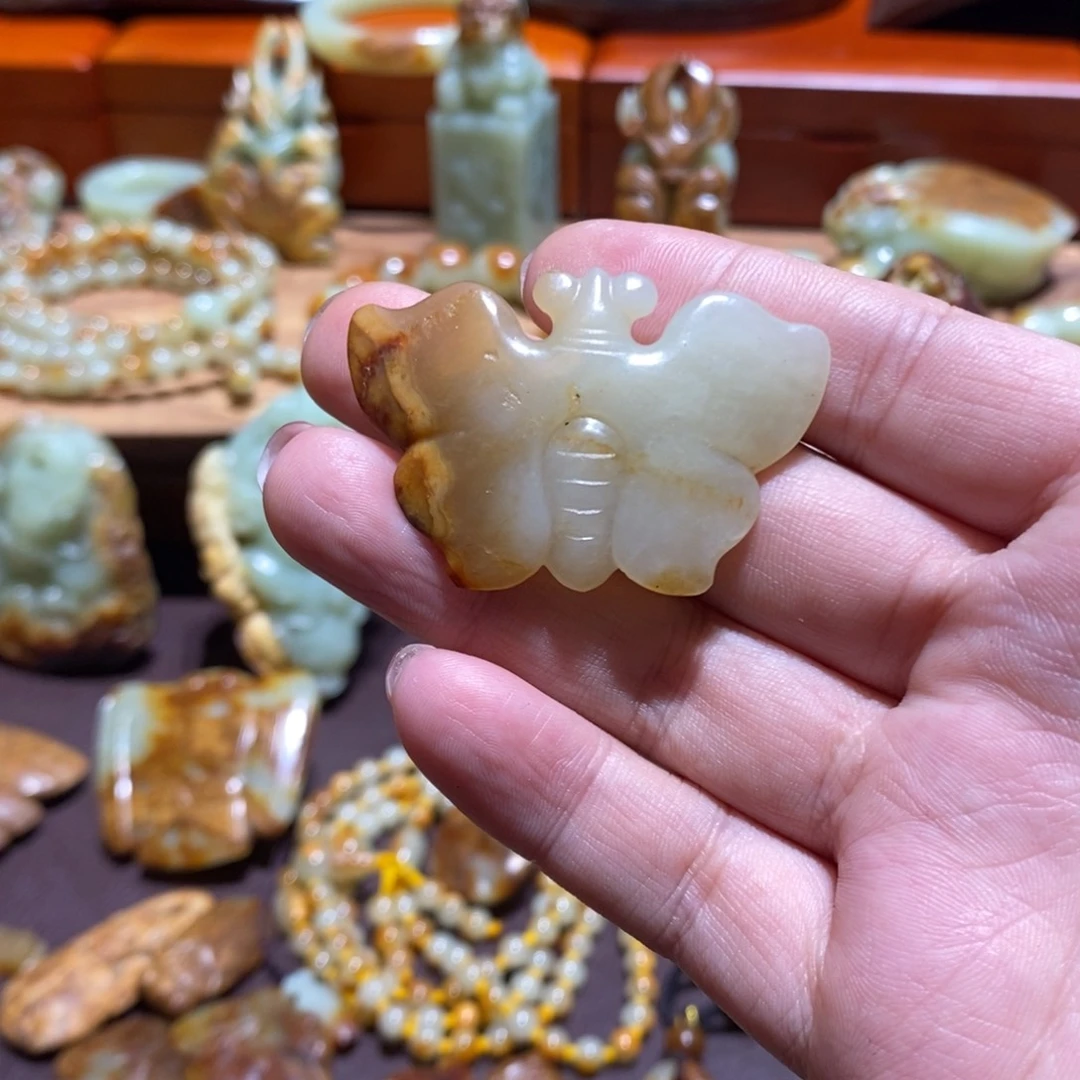 岫岩老玉（透闪石质玉）未镶嵌珠宝奇石