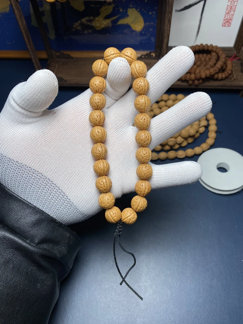 野生黄桃桃核手持12—13+mm