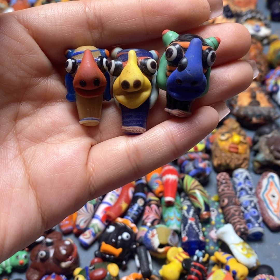 琉璃颈饰印度尼西亚牛头一个