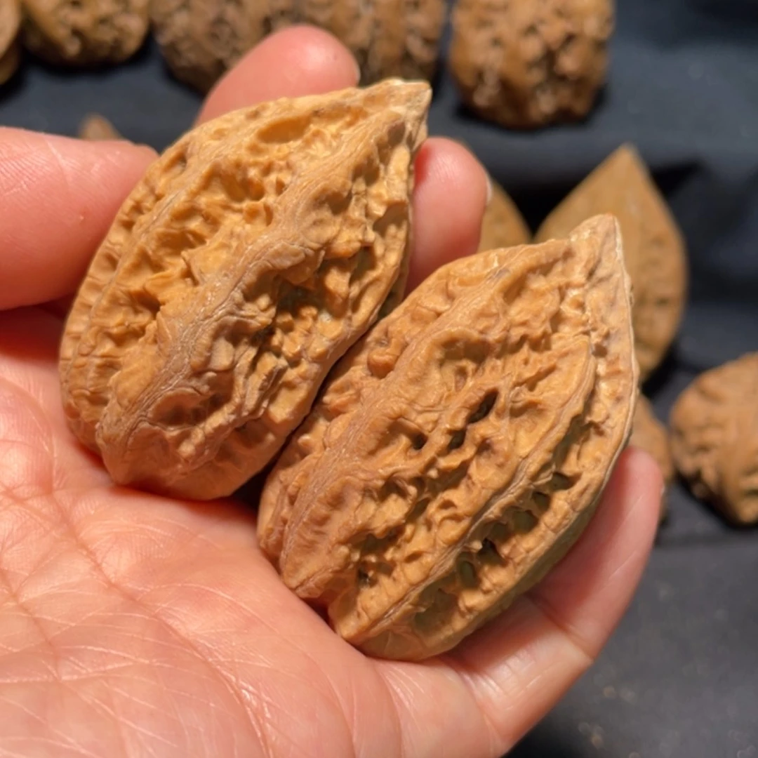 【闪购商品】文玩核桃吊坠东北楸子25