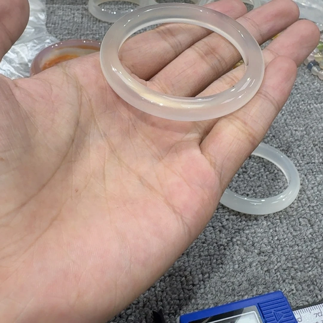 玛瑙/玉髓手镯未镶嵌月**常23