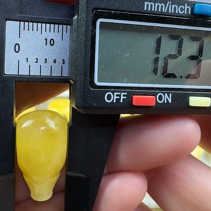 蜜蜡未镶嵌裸石27杂