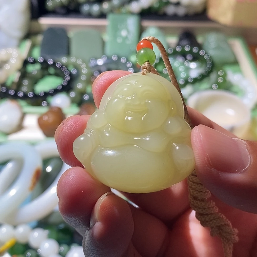 丽***敏颈饰未镶嵌和田玉