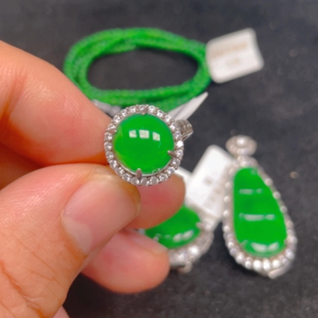 【闪购商品】翡翠银S925镶嵌颈饰戒指