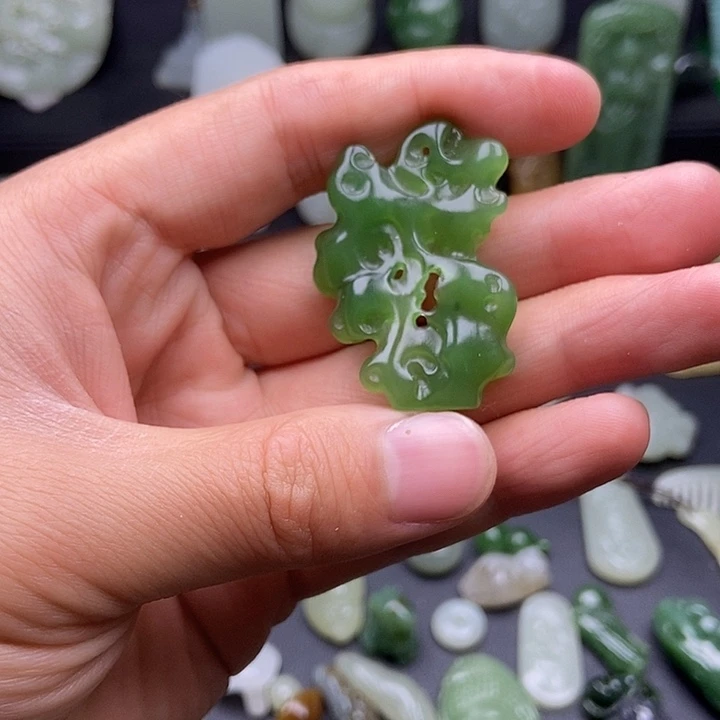 未镶嵌和田玉挂件