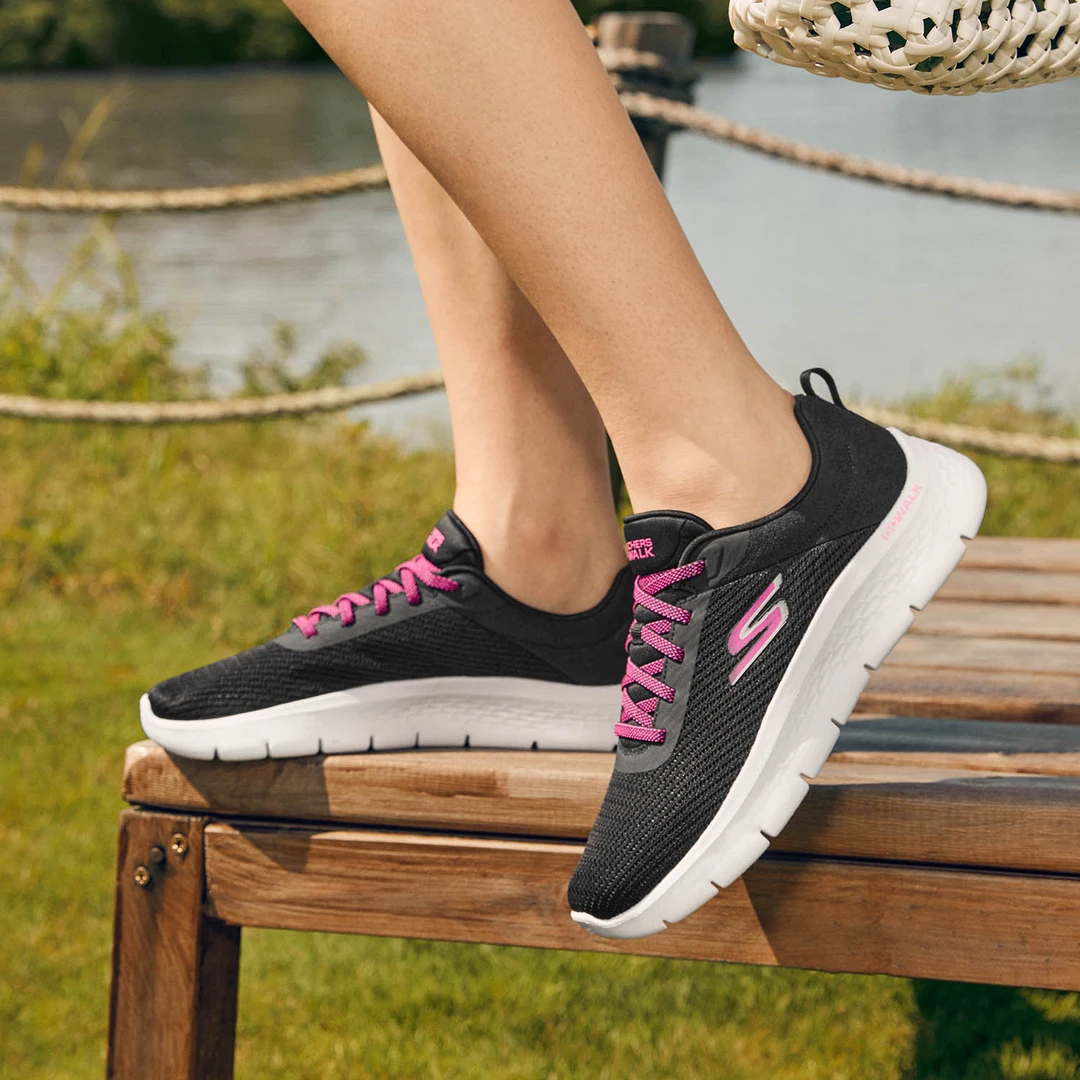 斯凯奇官方女鞋时尚轻便舒适透气新款运动鞋低帮绑带休闲鞋124952