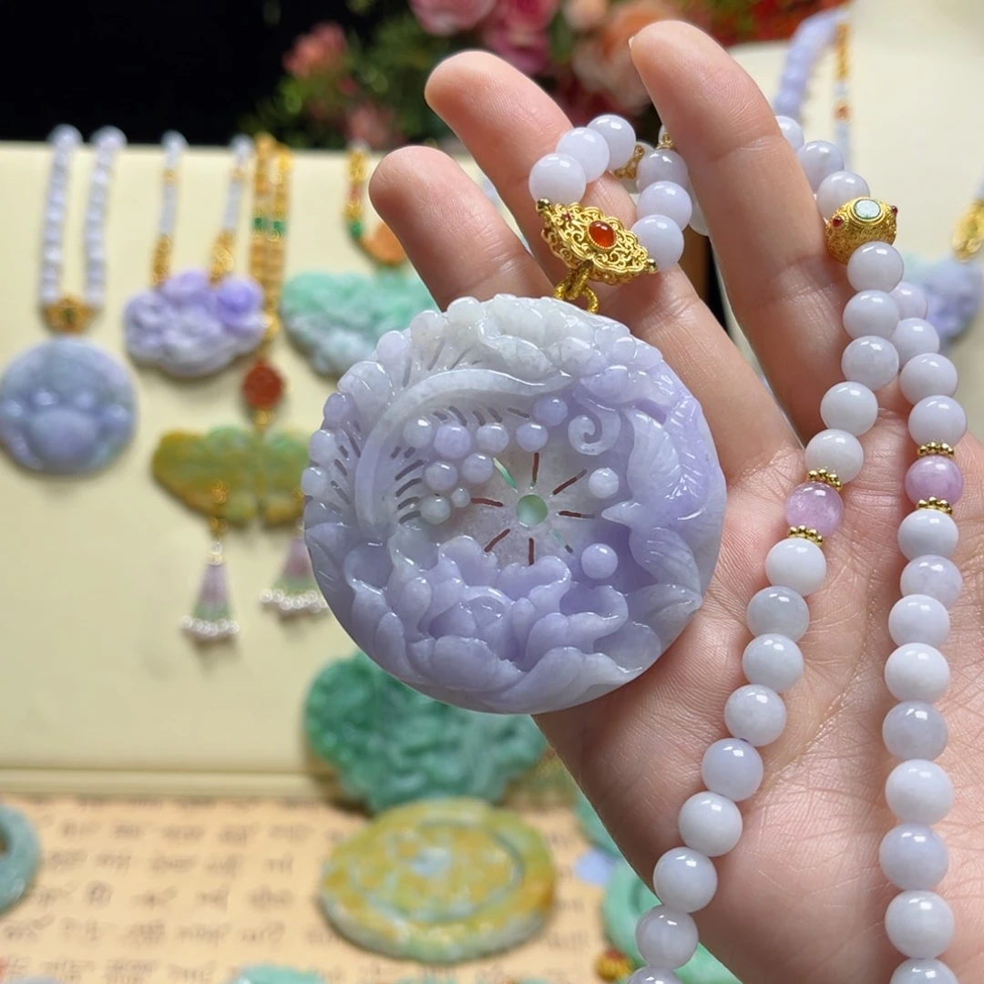 翡翠颈饰未镶嵌紫镯心牡丹